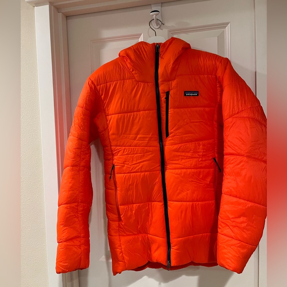 Men’s Small Patagonia Hyperpuff Parka/Jacket in blaze orange. New without tags.